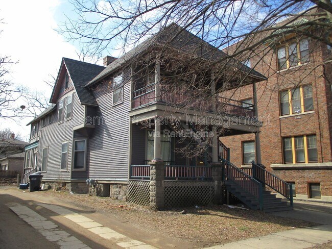 Building Photo - 743 Academy St