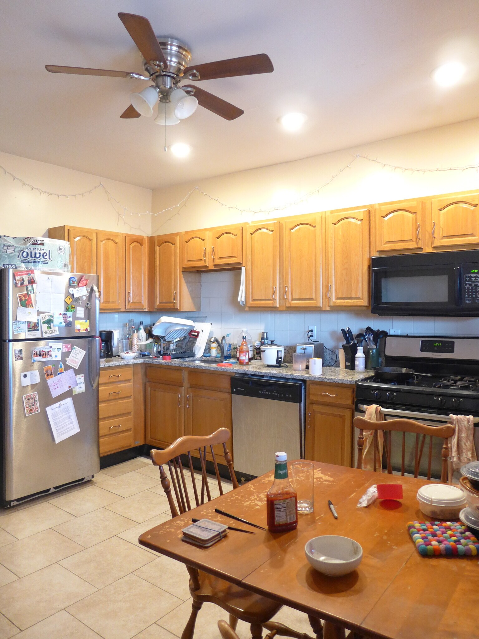 Building Photo - 830 Parker St