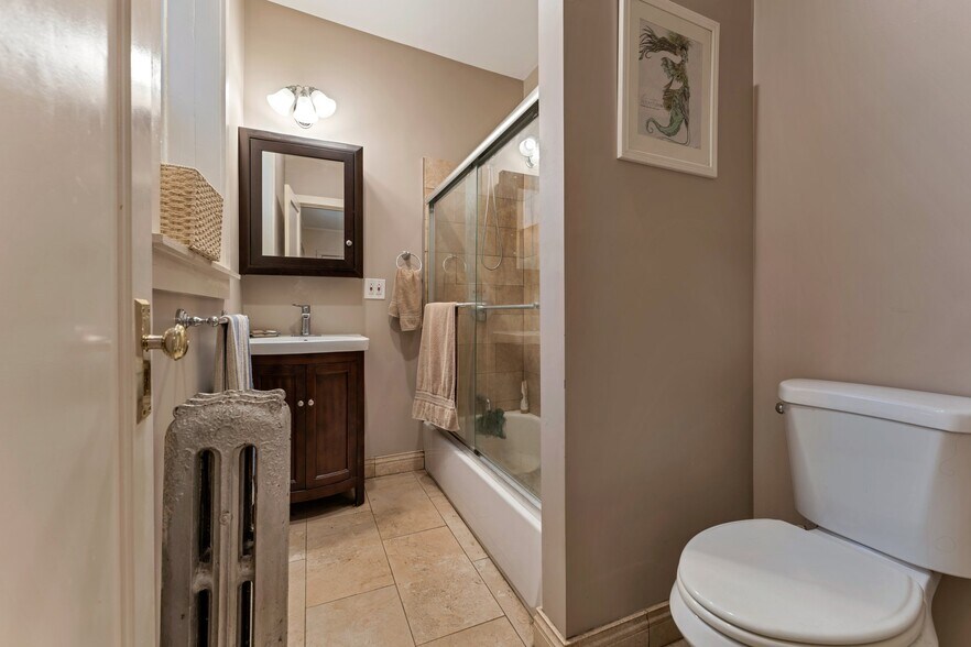 Building Photo - 1432 W Jonquil Ter