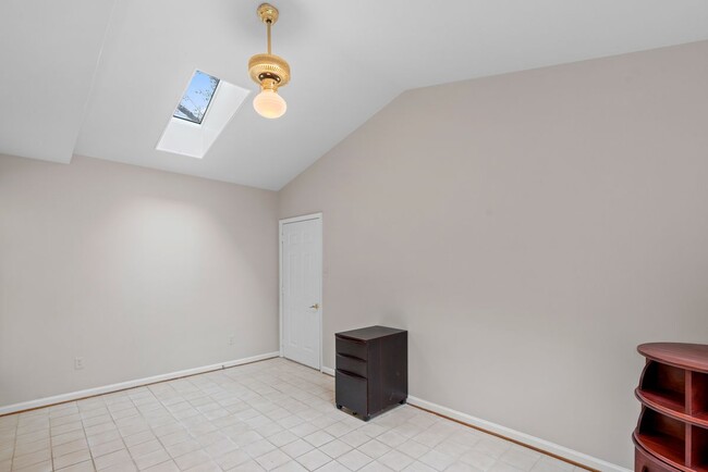 Building Photo - 12037 Stoneford Dr