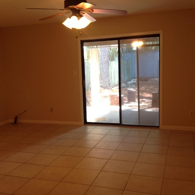 Building Photo - 132 Nebraska Ave NE