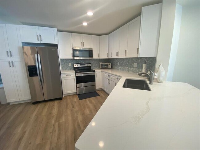 Building Photo - 2286 Anchorage Ln