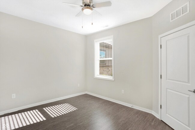 Building Photo - 1964 Sawgrass Dr