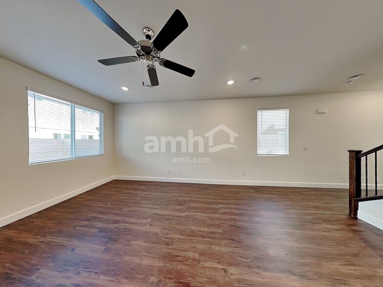 Building Photo - 8844 Carmine Cob Ave