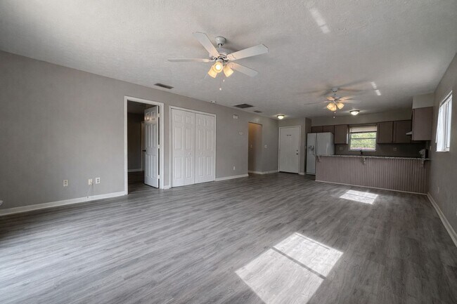 Building Photo - 1718/1720 SW Santa Barbara PL