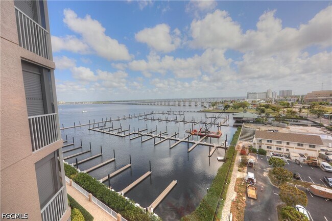 Building Photo - 2090 W First St