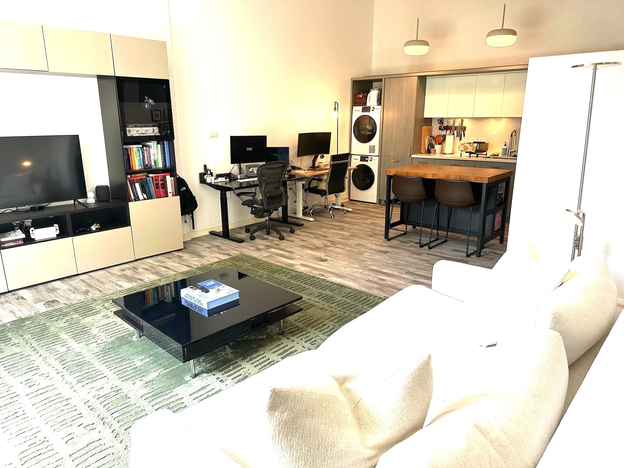 Building Photo - 941 W Hawthorn St