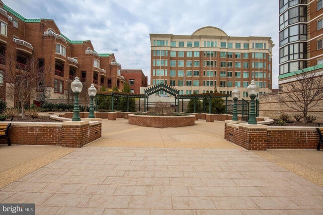 Building Photo - 24 Courthouse Sq