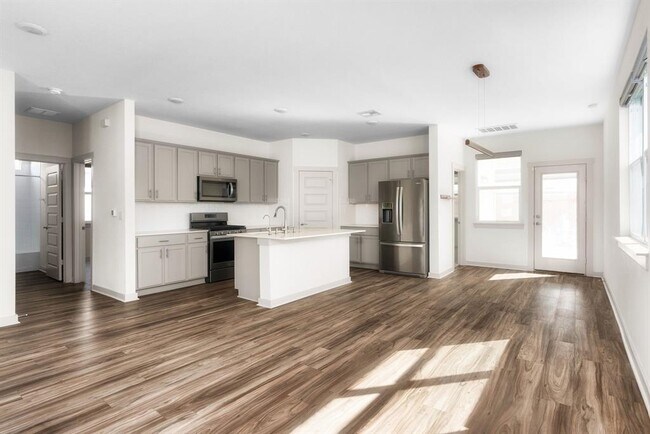 Building Photo - 7409 Peggie Nell Dr