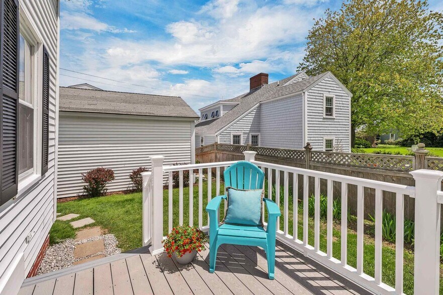 Building Photo - 3 Madison St