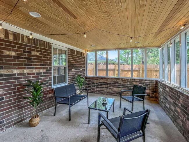 Building Photo - 1224 Crawford Way