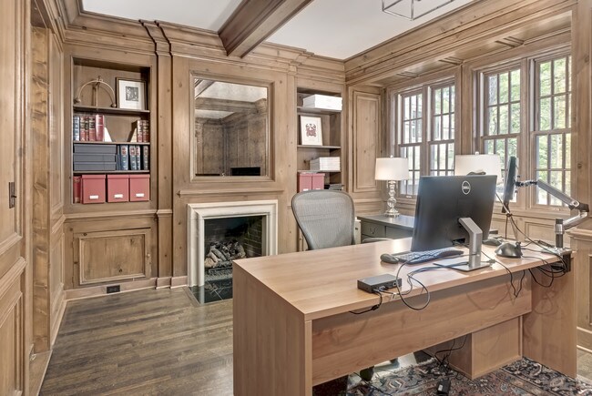 Building Photo - 755 Sheridan Rd