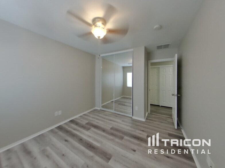 Building Photo - 4558 E Silverbell Rd