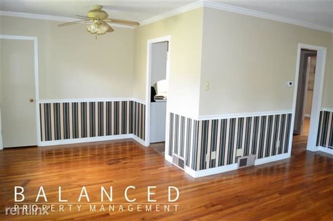 Building Photo - Don't miss out on this beautiful home!