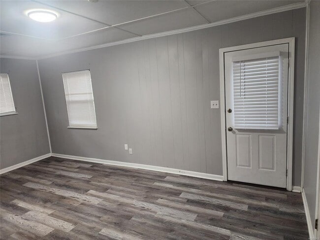 Building Photo - 4335 Rainbow Rd