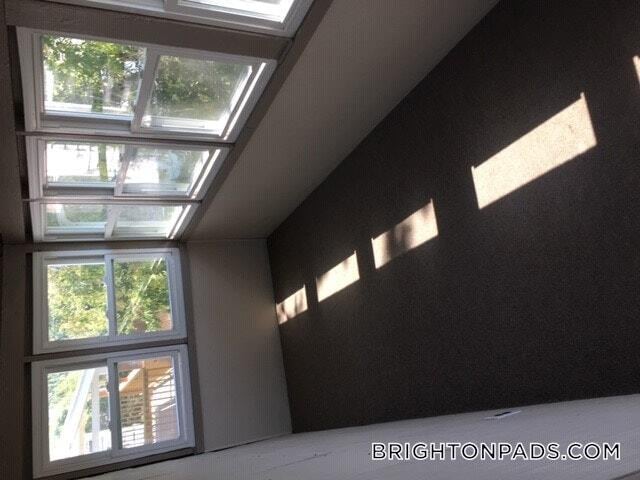 Building Photo - 81 Cresthill Rd