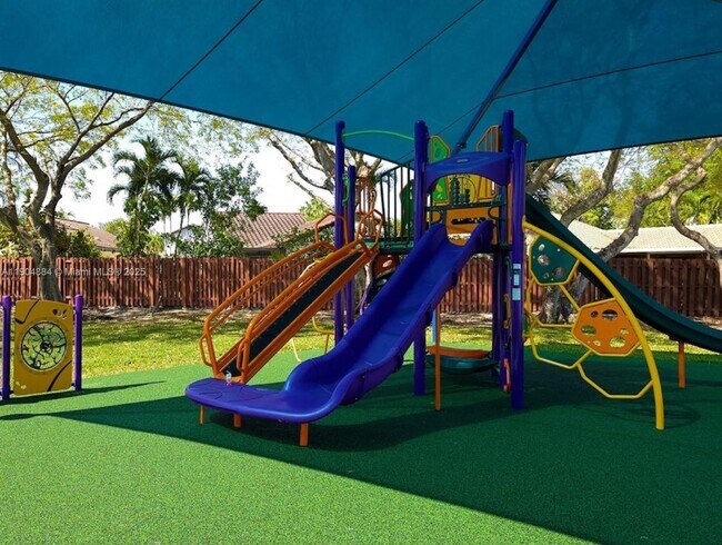 Building Photo - 6654 NW 173rd Ln