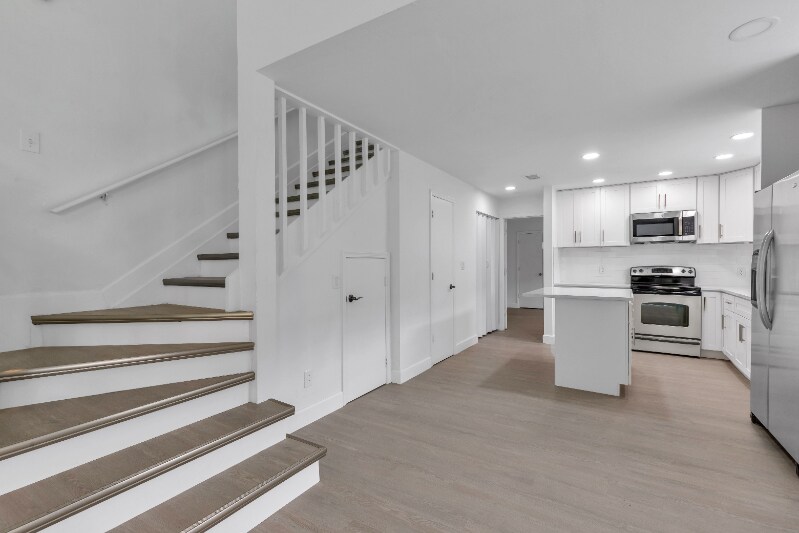 Building Photo - 26650 Southern Pines Dr