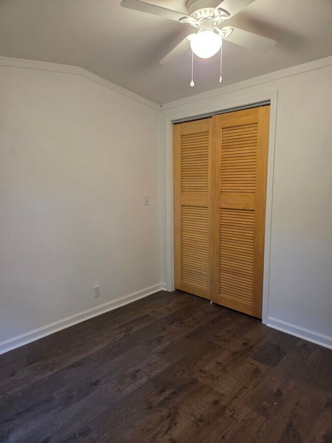 Building Photo - $1,700 - 2 Bedroom / 1 Bath Newly Remodeled Home in the Balsam Community