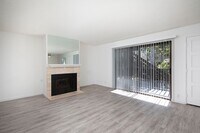 Building Photo - *OPEN HOUSE: 6/21 10-11AM* La Jolla 2BR wi...