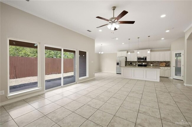 Building Photo - 5524 Xenops Ave