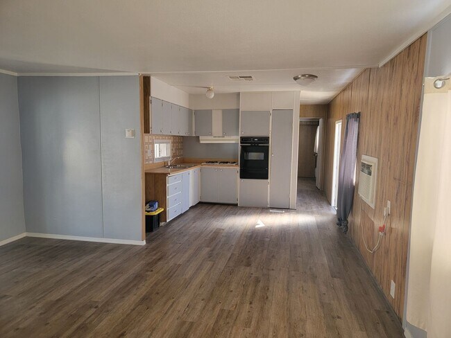 Building Photo - 2 Bedroom Mobile Located In Bullhead City