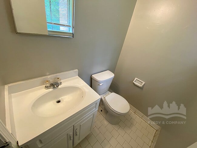 Building Photo - 4290 Davidcrest Dr