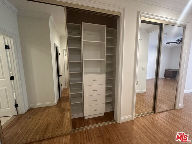 Building Photo - 324 N Palm Dr