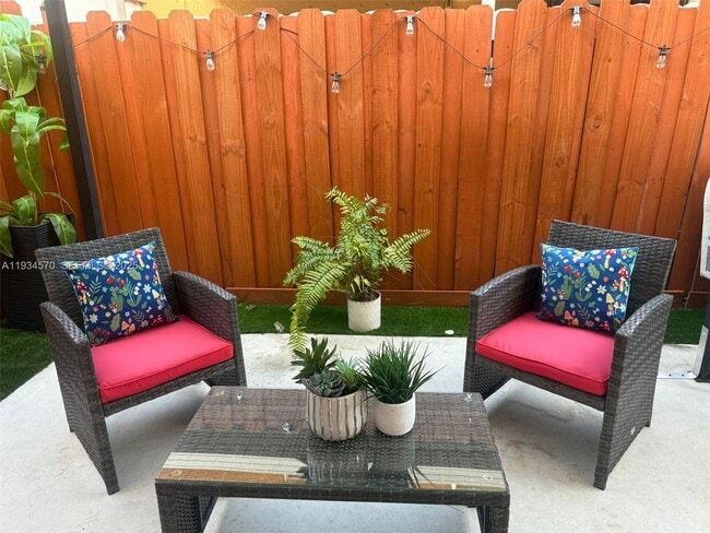 Building Photo - 10658 NW 87th Ct