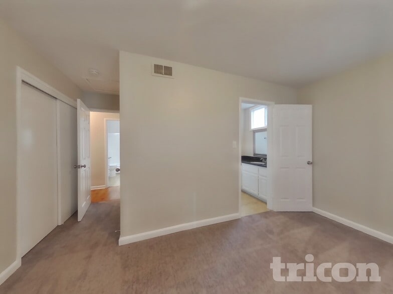 Building Photo - 378 Acacia St