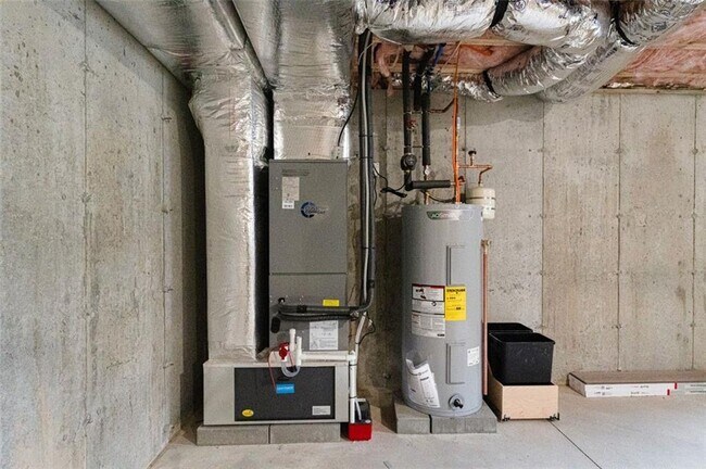 Building Photo - 47 Windsor Rd