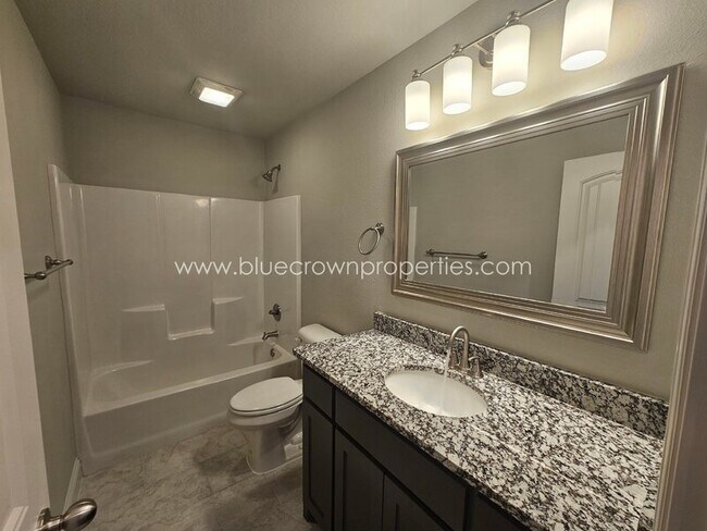 Building Photo - 2903 Tulip Dr