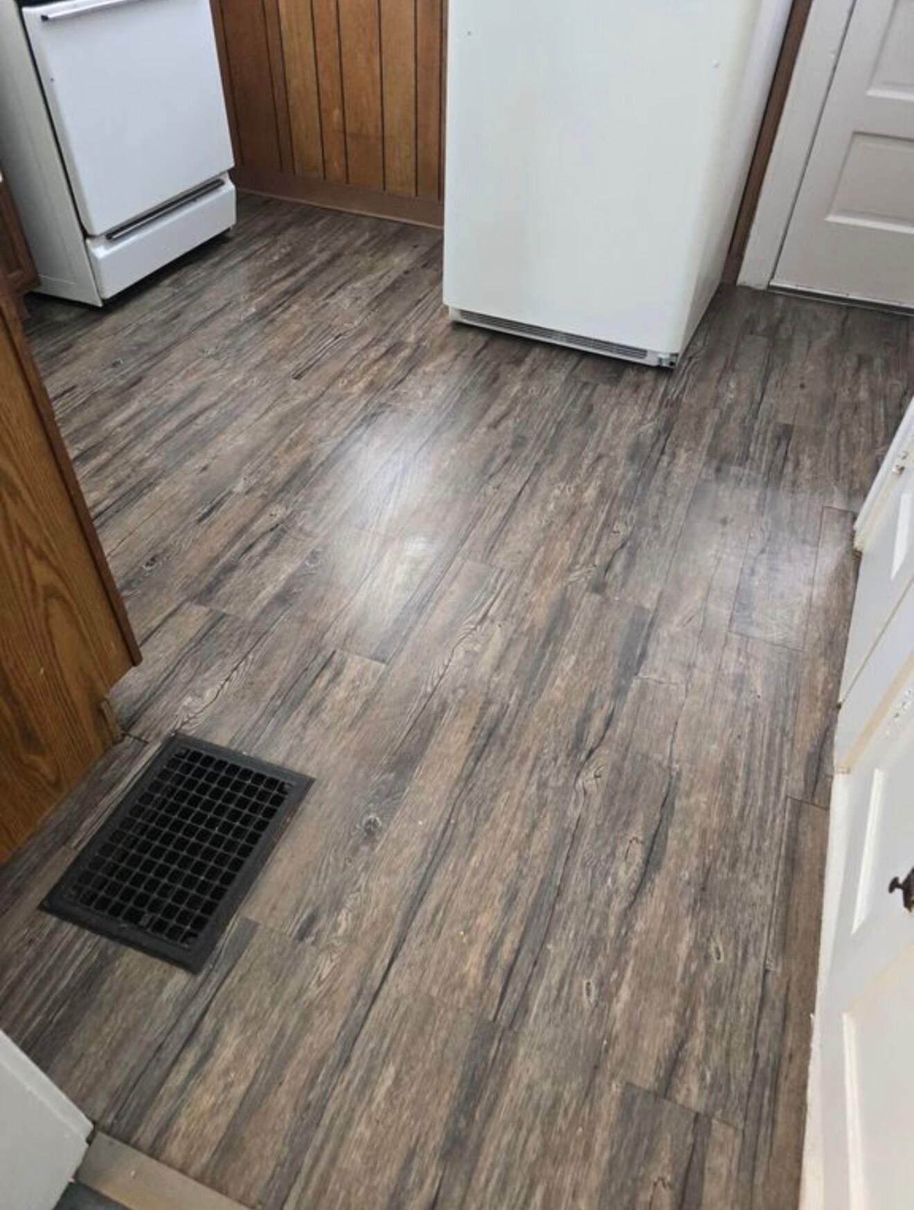 Building Photo - 4370 St Lawrence Ave