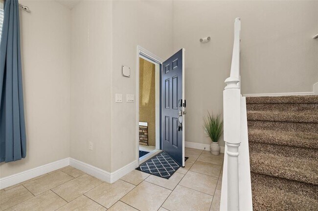 Building Photo - 5373 Oakbourne Ave