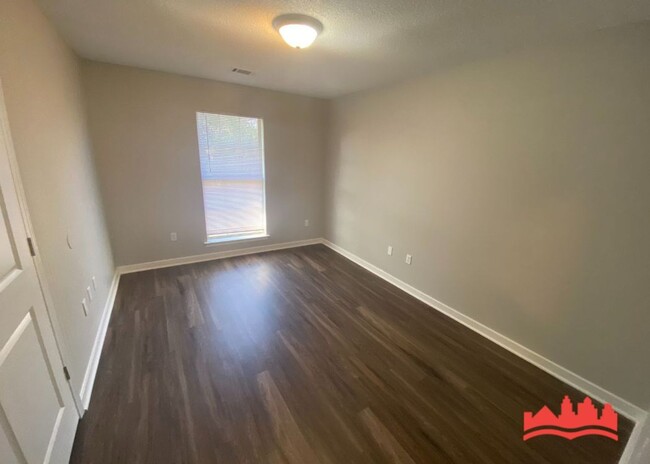 Building Photo - 7113 Tudor Ln
