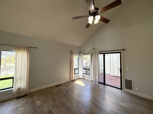 Building Photo - 21 Alameda Park Cir