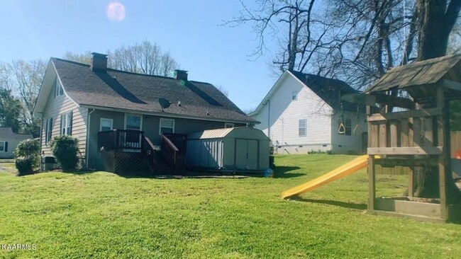 Building Photo - Maryville 37804 - 3 bedroom, 1.5 bath home - Call Troy Adams  865-233-6949