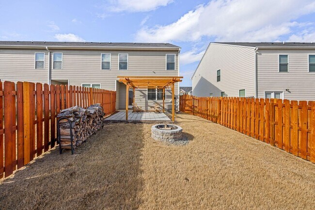 Building Photo - 5438 Thrasher Ln