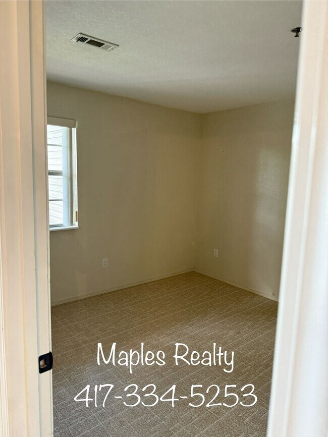 Building Photo - 32 Golfshores Dr