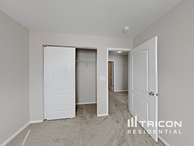 Building Photo - 114 Yarmouth Dr