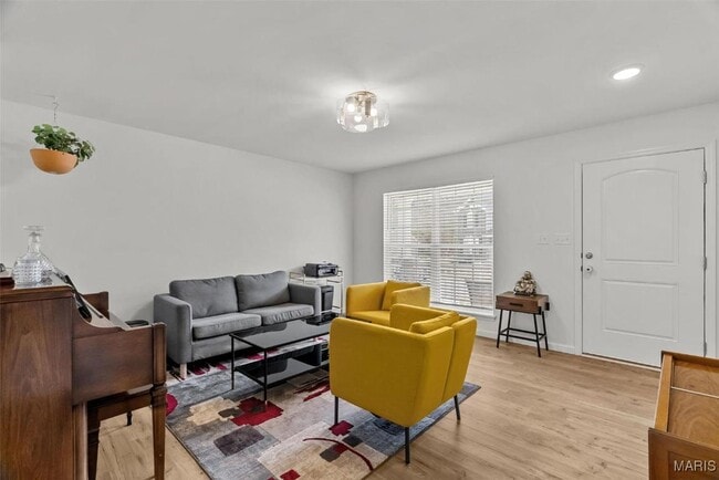 Building Photo - 757 Fox Creek Dr