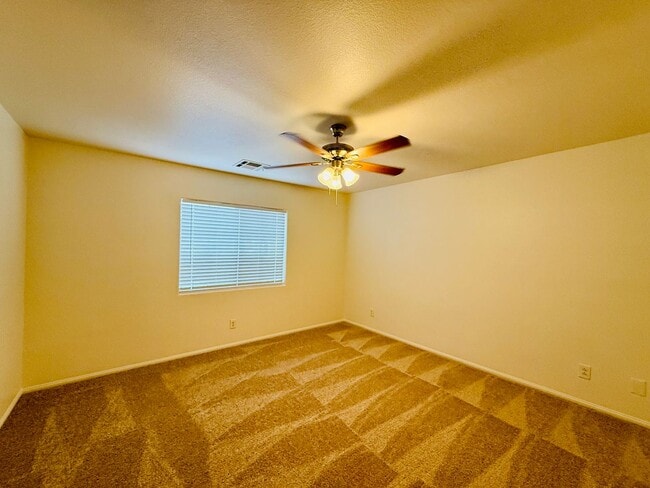 Building Photo - Charming Home in Henderson!