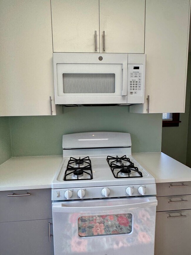Building Photo - Charming 4-Bedroom Home in Private Setting