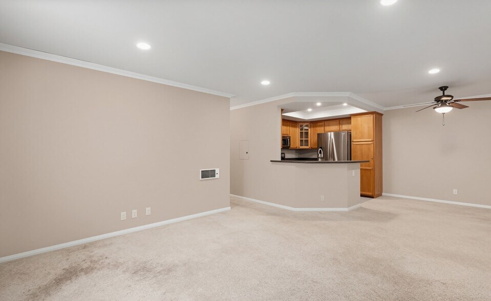 Building Photo - 12588 Carmel Creek Rd
