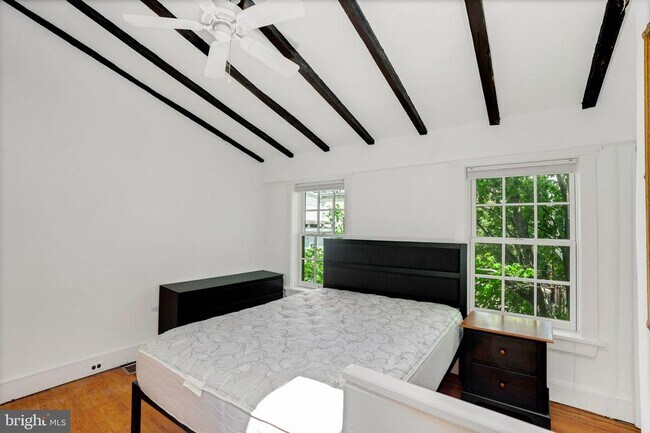 Building Photo - 410 Quince St