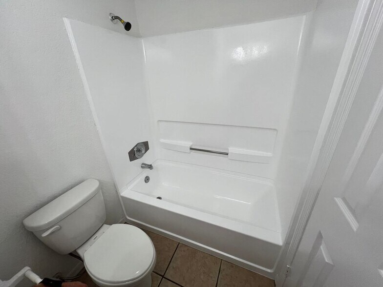 Building Photo - 2773 Cypress Dr