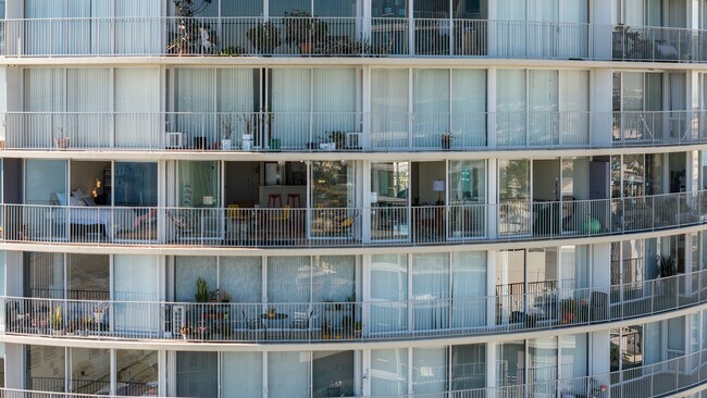 Building Photo - 700 E Ocean Blvd