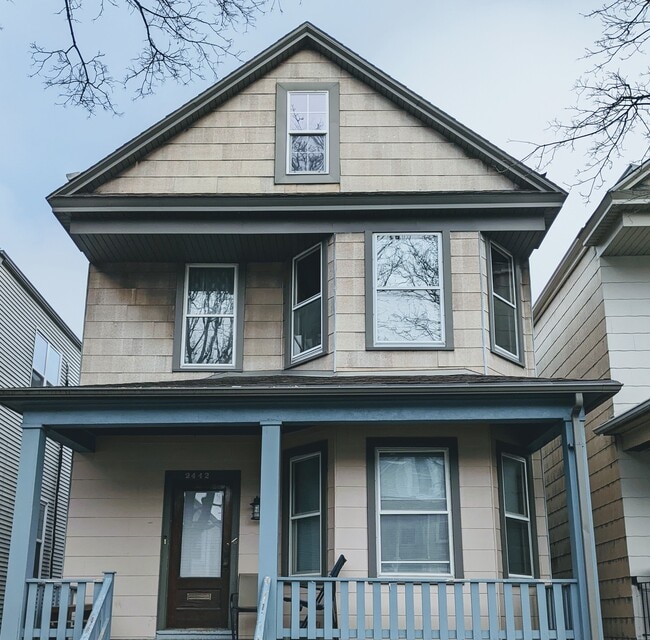 Building Photo - 2442 W Warner Ave