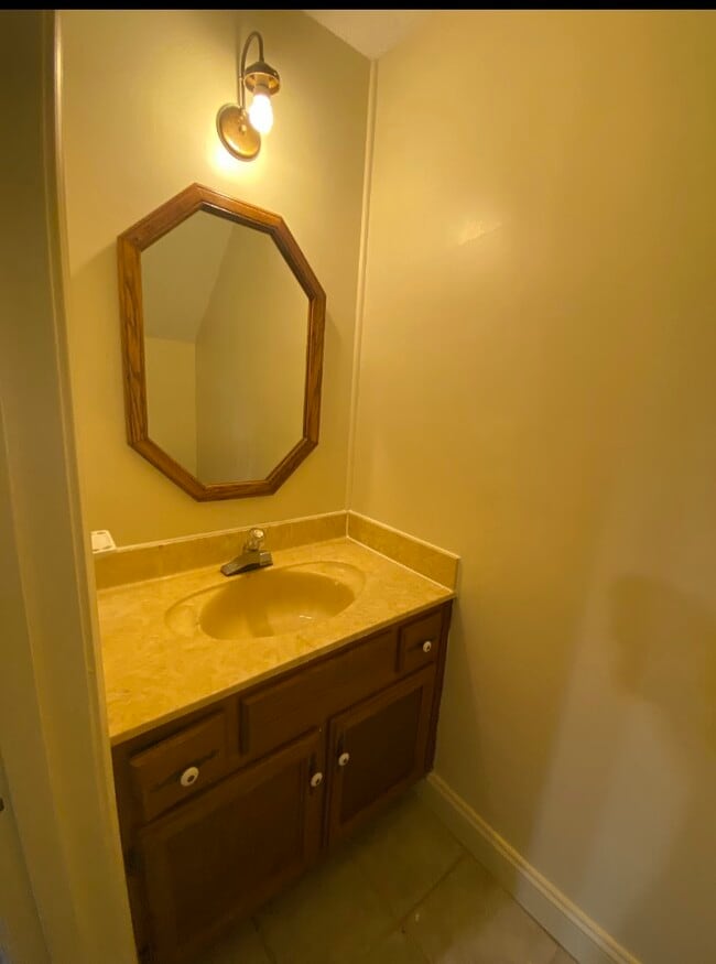 Building Photo - 5211 Kimbark Woods Dr