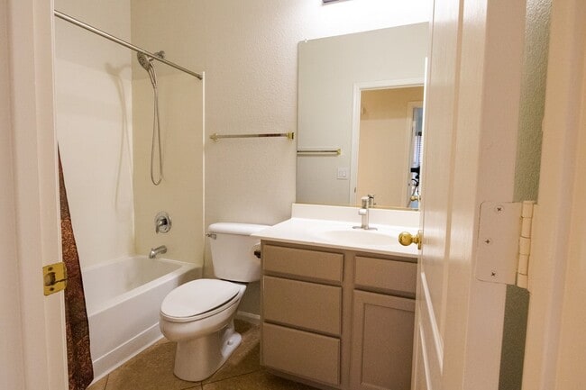 Building Photo - Spacious North Phoenix Home